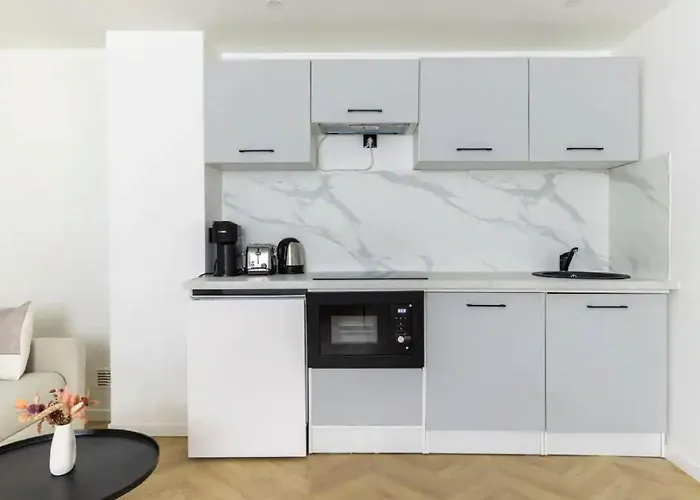 Chapelle/ordener : Magnifique 1br/4p * パリ