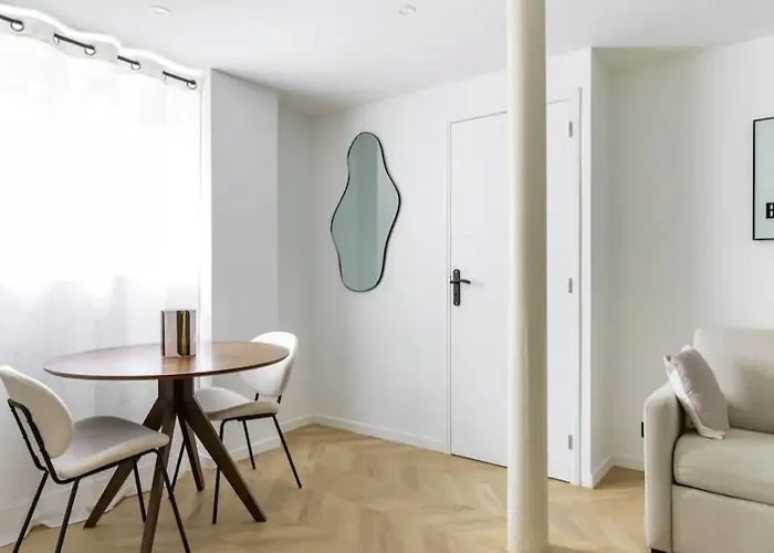 Chapelle/ordener : Magnifique 1br/4p アパート *